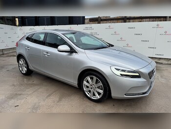 Used Volvo V40 2016 for sale - 76485260: Photo