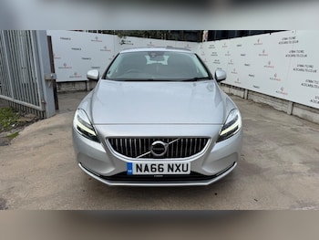 Used Volvo V40 2016 for sale - 76485260: Photo