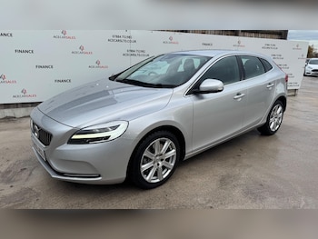 Used Volvo V40 2016 for sale - 76485260: Photo