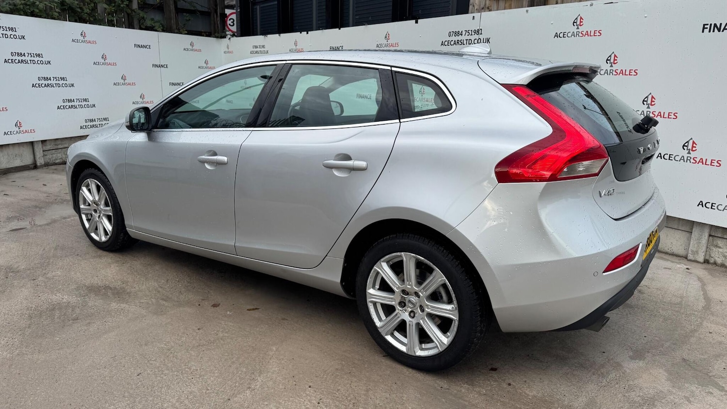 Used Volvo V40 2016 for sale - 76485260: Photo 6