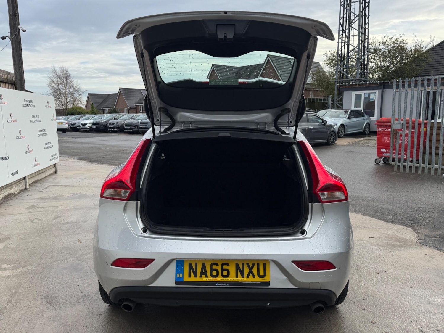 Used Volvo V40 2016 for sale - 76485260: Photo 63