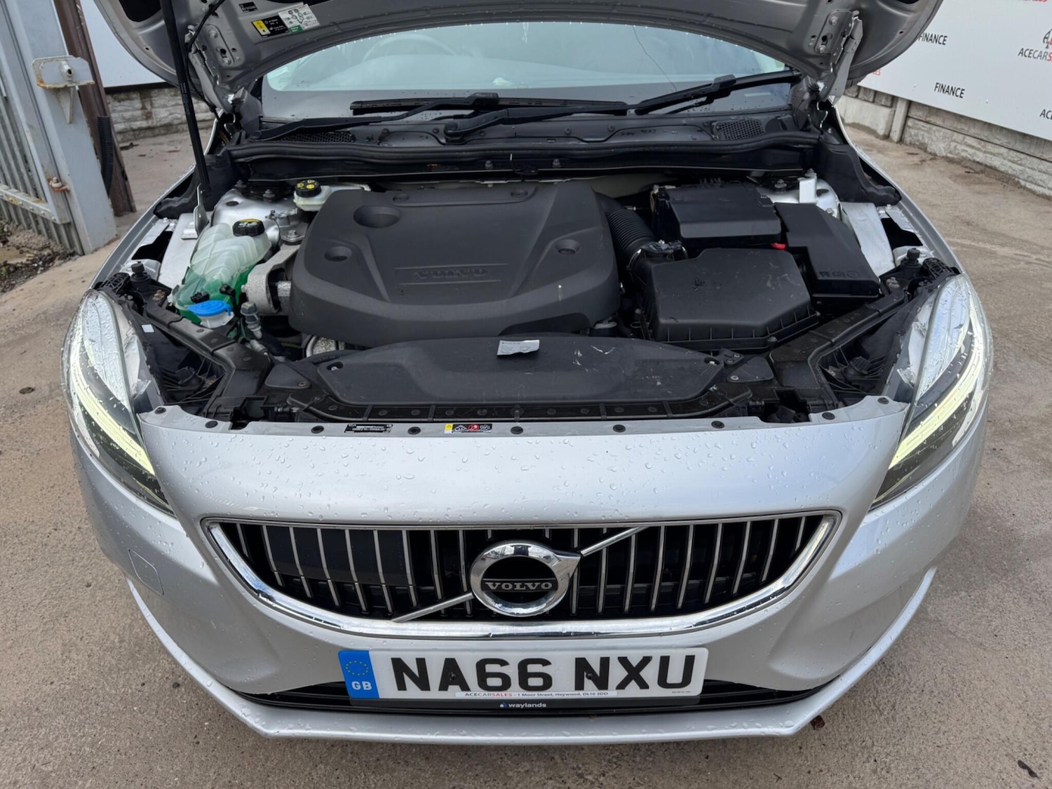 Used Volvo V40 2016 for sale - 76485260: Photo 64