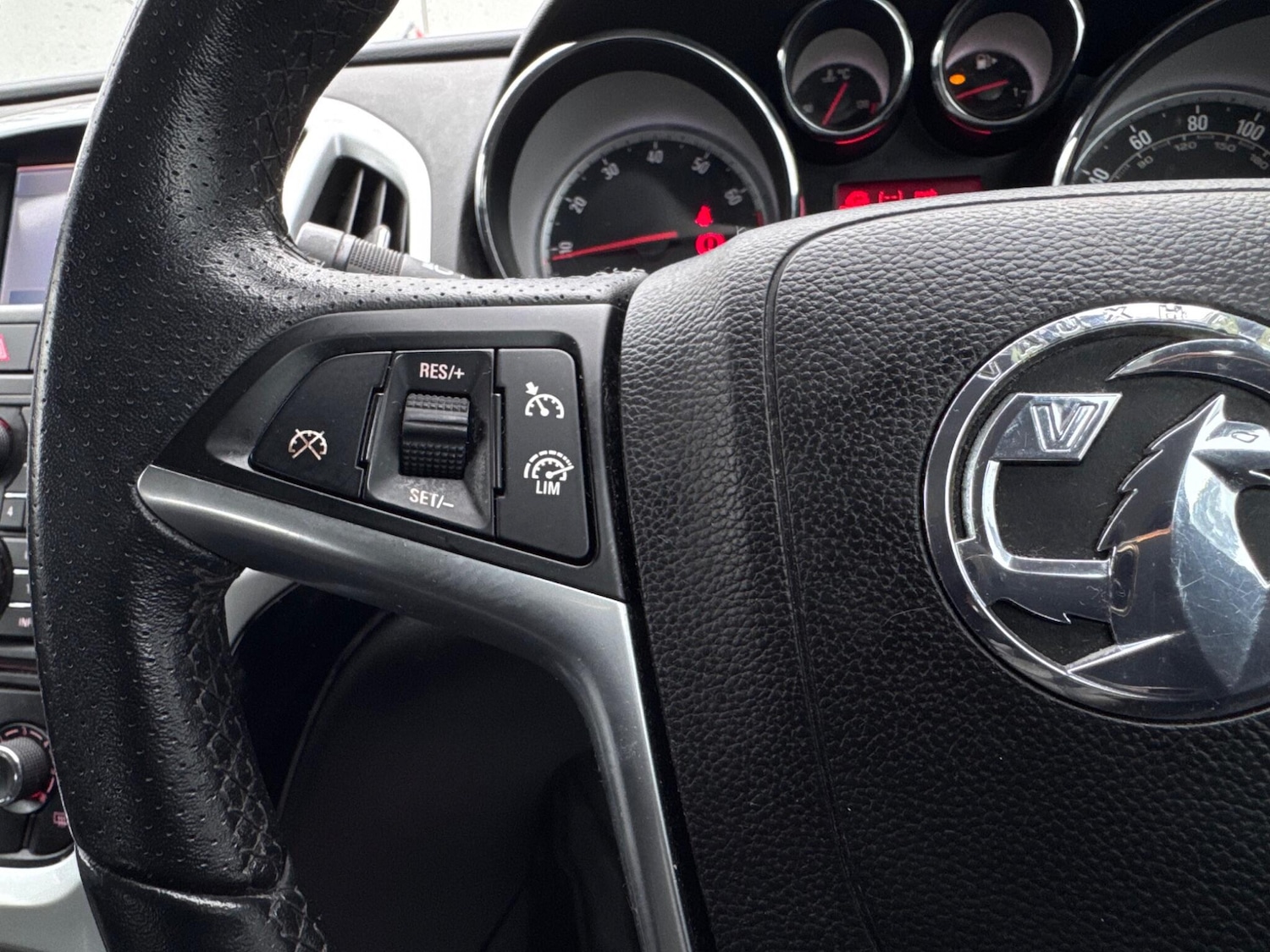 Used Vauxhall Astra 2013 for sale - 77559208: Photo 24