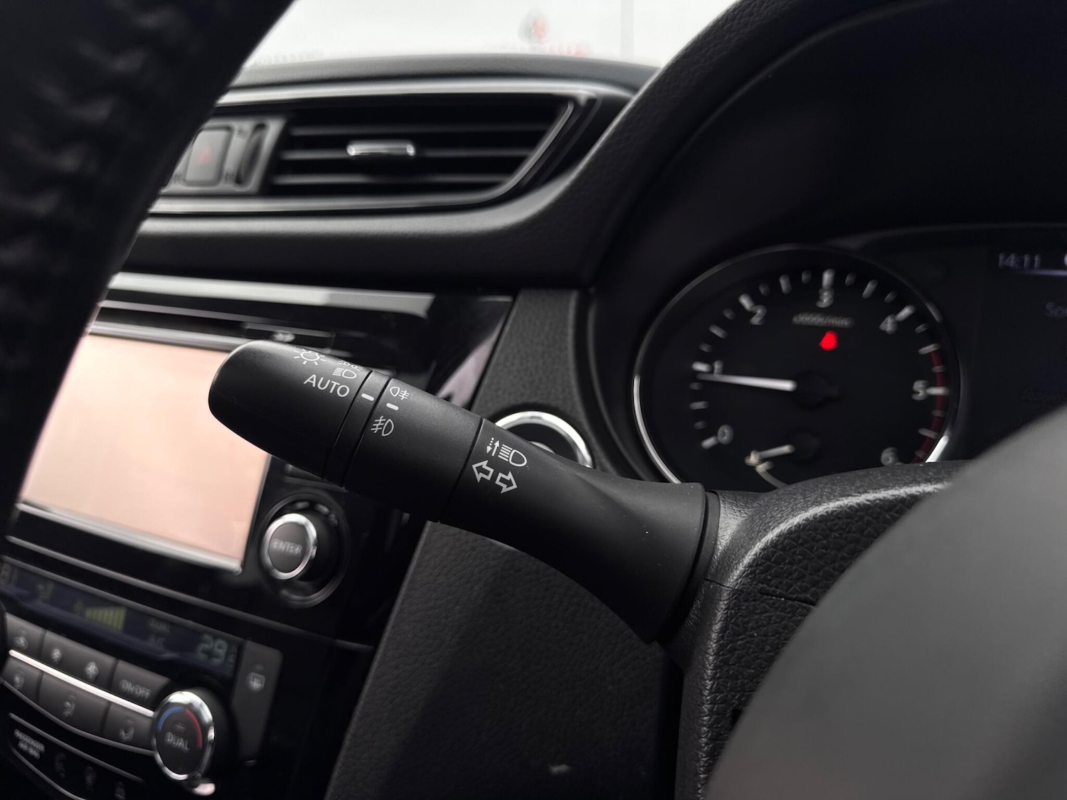 Used Nissan X-Trail for sale - 77696275: Photo 31