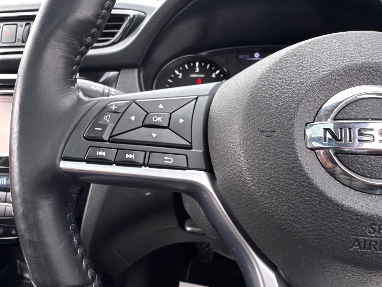 Used Nissan X-Trail for sale - 77696275: Photo 32