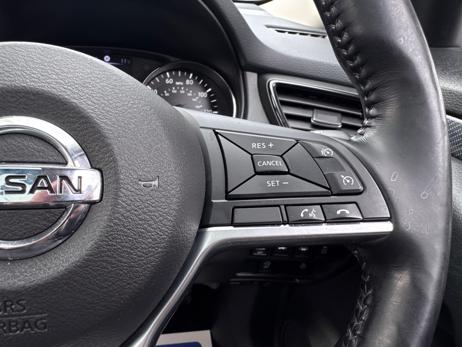 Used Nissan X-Trail for sale - 77696275: Photo 34