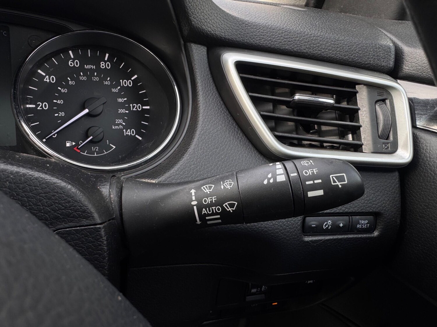 Used Nissan Qashqai 2016 for sale - 77585852: Photo 28