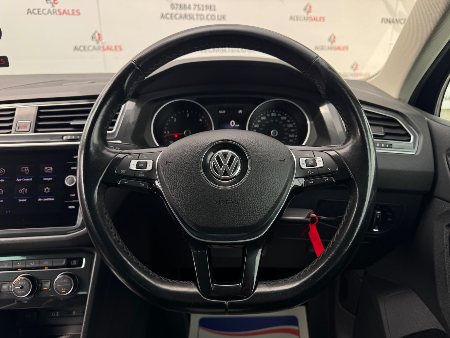 Used Volkswagen Tiguan 2017 for sale - 76988742: Photo 28