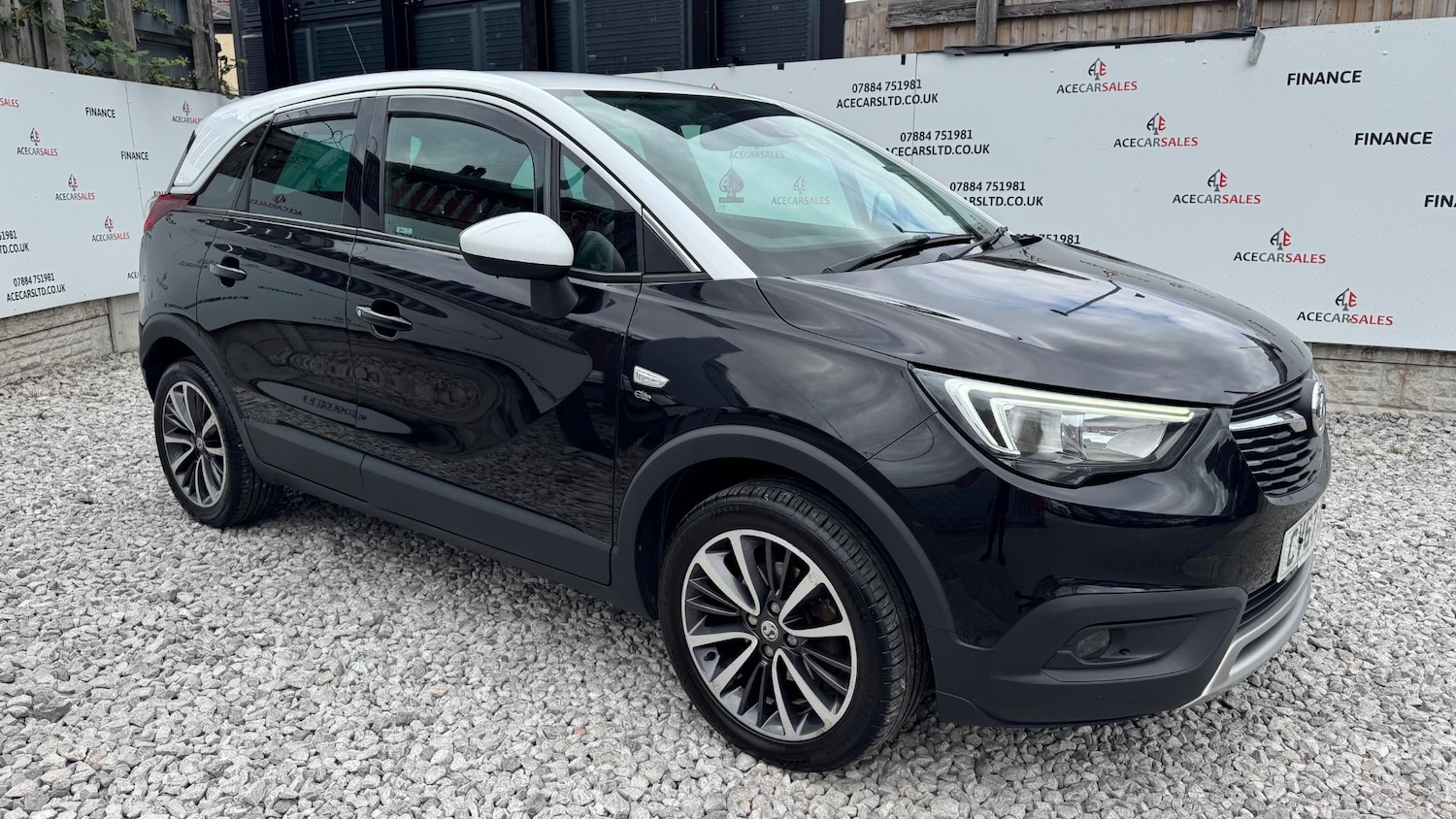 Used Vauxhall Crossland X 2017 for sale - 76994424: Photo 2