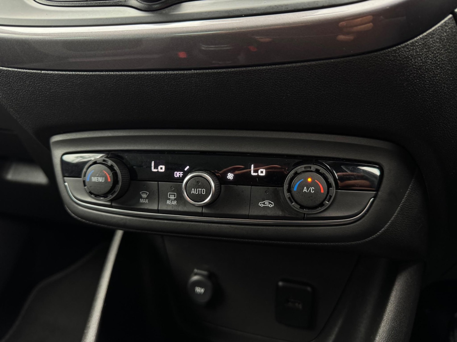 Used Vauxhall Crossland X 2017 for sale - 76994424: Photo 24