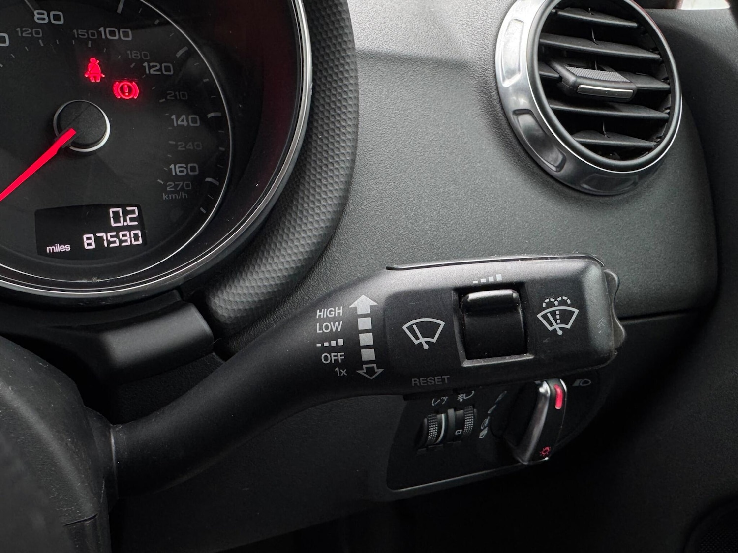 Used Audi TT 2010 for sale - 77468162: Photo 26