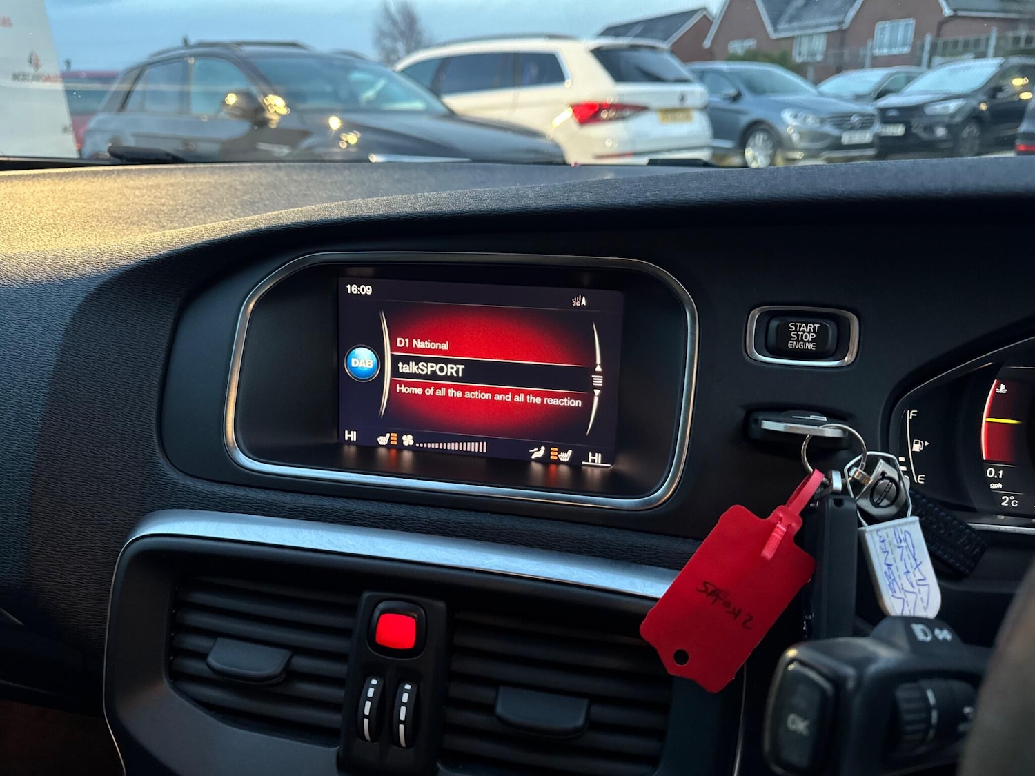 Used Volvo V40 2019 for sale - 76666577: Photo 5