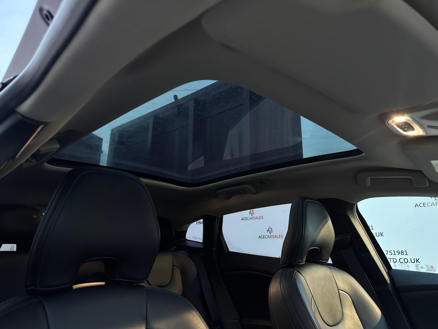 Used Volvo V40 2019 for sale - 76666577: Photo 8