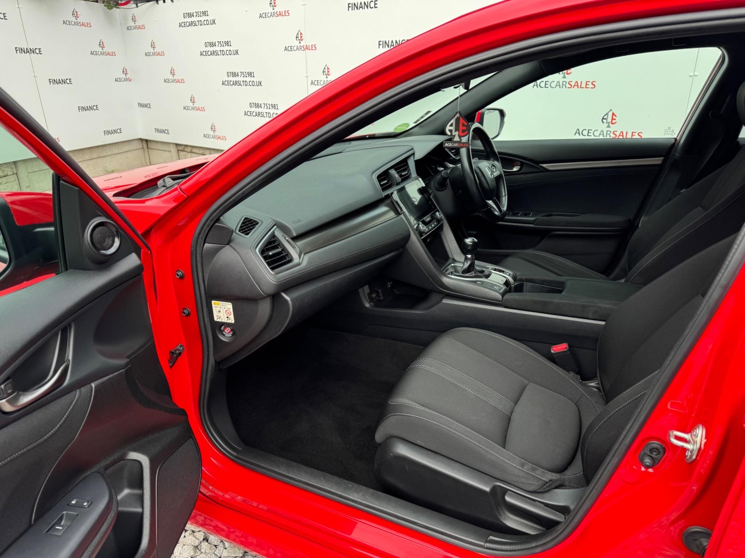 Used Honda Civic 2019 for sale - 76989323: Photo 17