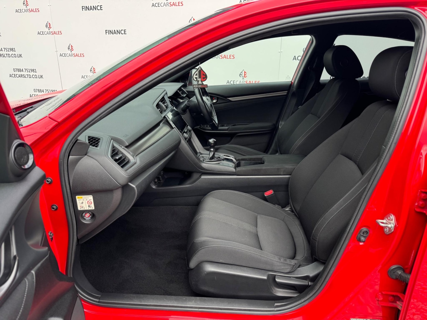 Used Honda Civic 2019 for sale - 76989323: Photo 18