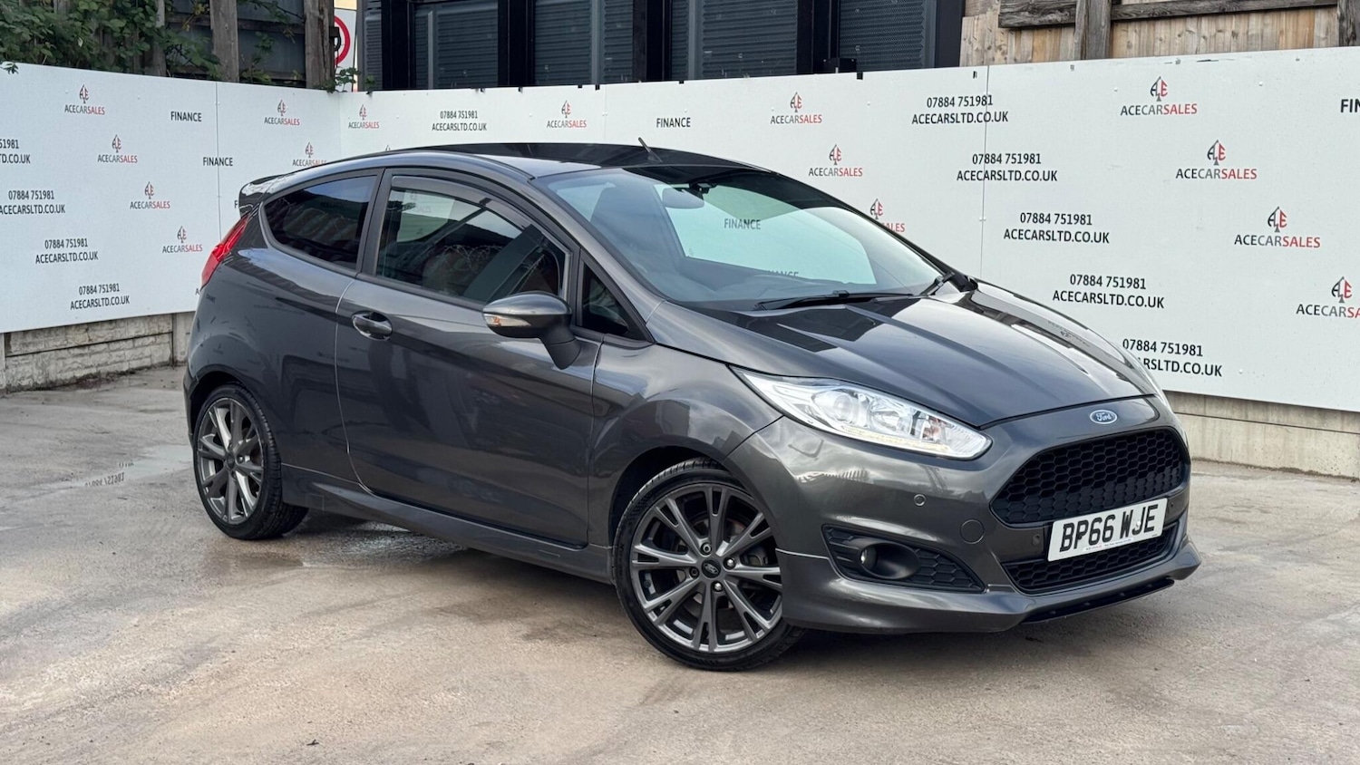 Used Ford Fiesta 2017 for sale - 76371684: Photo 1