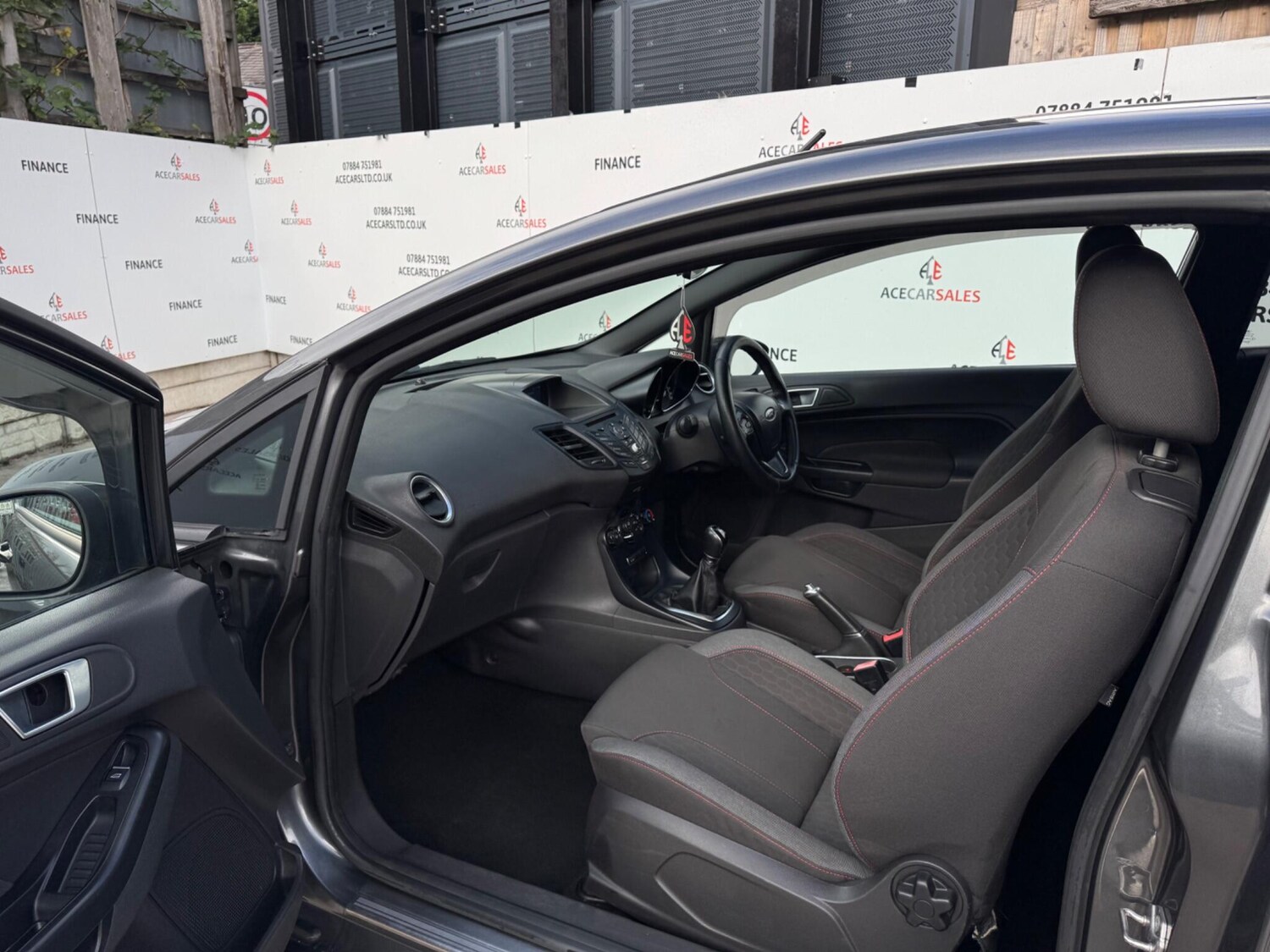 Used Ford Fiesta 2017 for sale - 76371684: Photo 15