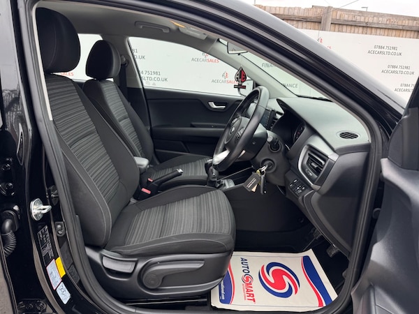 Used Kia Stonic 2017 for sale - 76284437: Photo 11