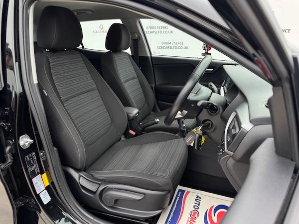 Used Kia Stonic 2017 for sale - 76284437: Photo 12
