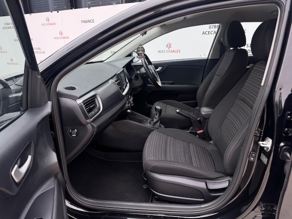 Used Kia Stonic 2017 for sale - 76284437: Photo 18