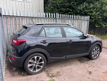 Used Kia Stonic 2017 for sale - 79348433: Photo