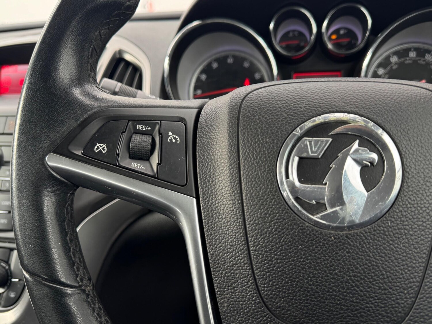 Used Vauxhall Astra 2010 for sale - 77883118: Photo 21