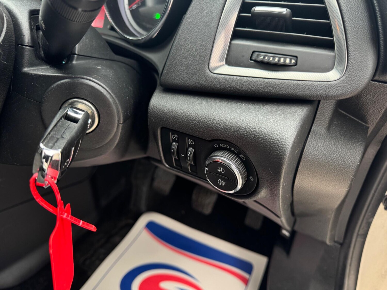 Used Vauxhall Astra 2010 for sale - 77883118: Photo 24