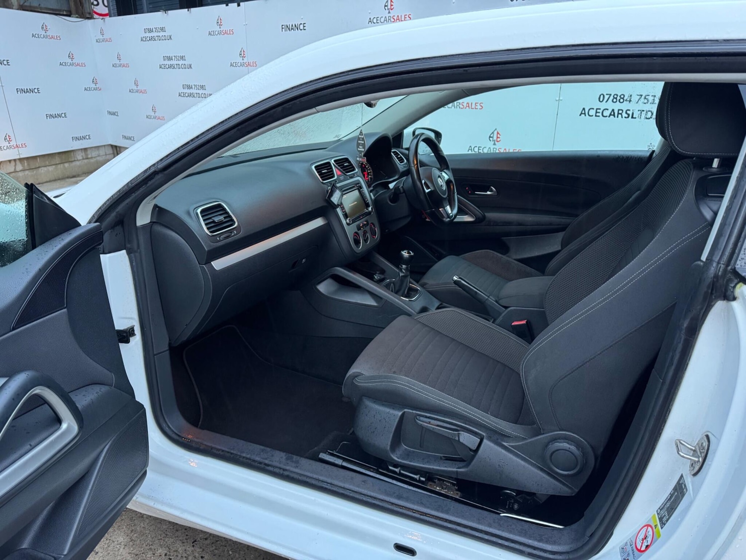 Used Volkswagen Scirocco 2009 for sale - 77175511: Photo 14