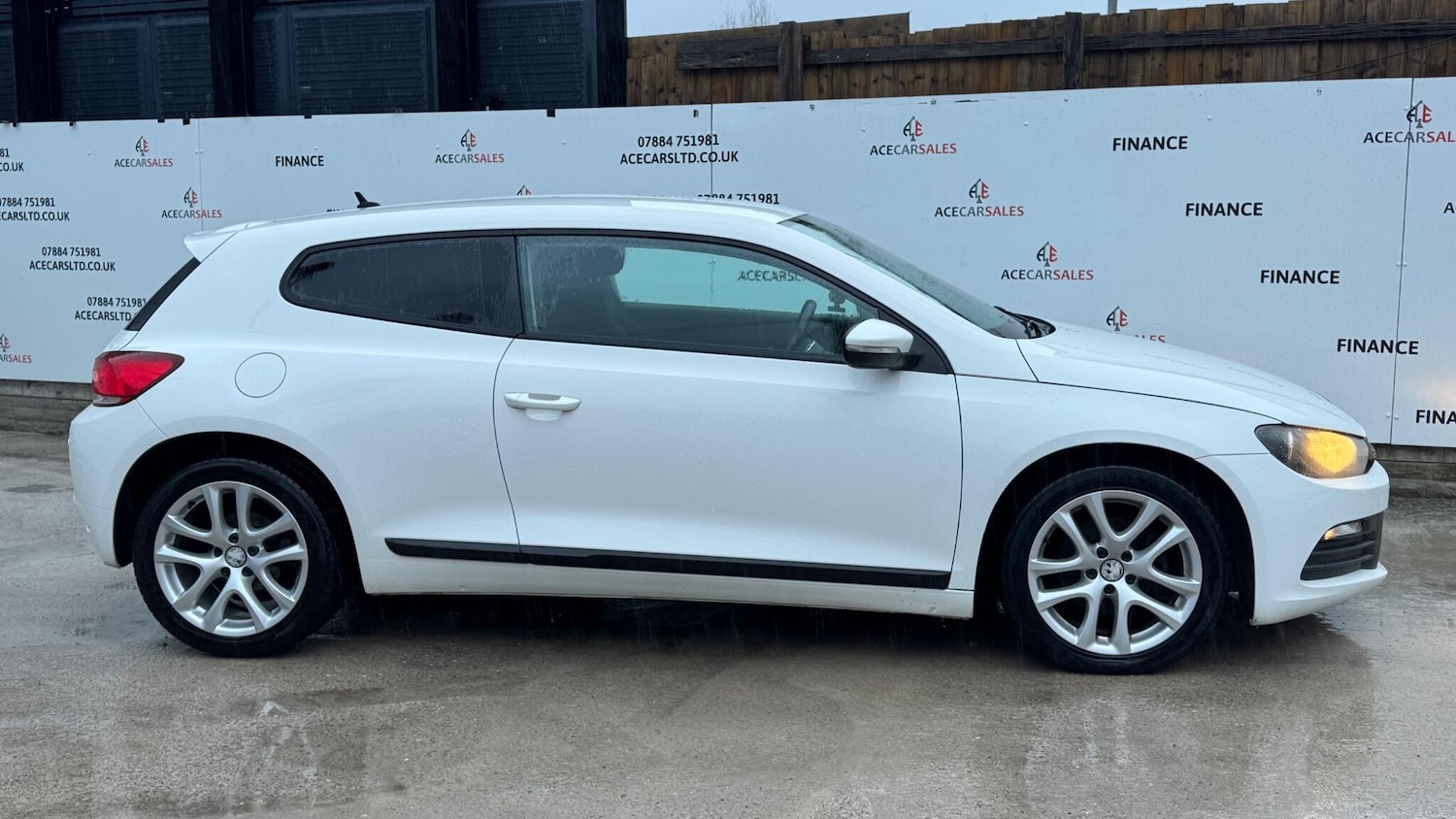 Used Volkswagen Scirocco 2009 for sale - 77175511: Photo 8