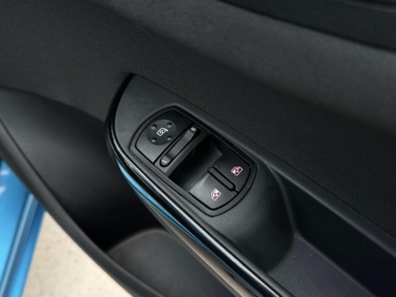 Used Vauxhall Corsa 2016 for sale - 77074002: Photo 45