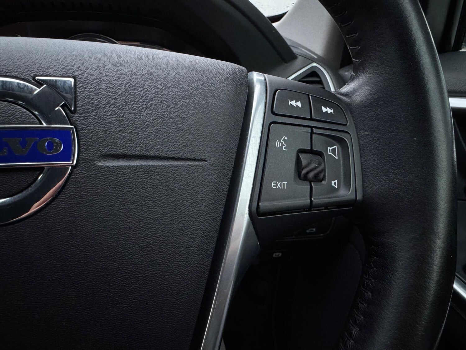 Used Volvo XC60 2016 for sale - 77469280: Photo 31
