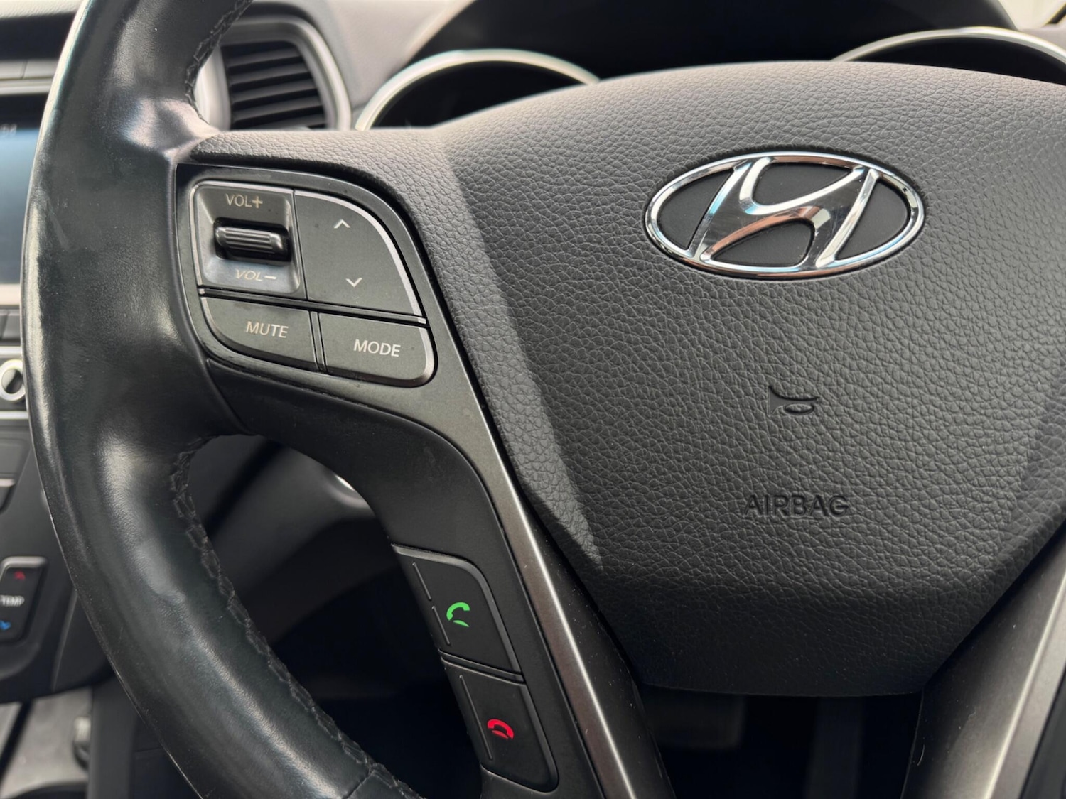 Used Hyundai Santa Fe 2018 for sale - 77993060: Photo 35