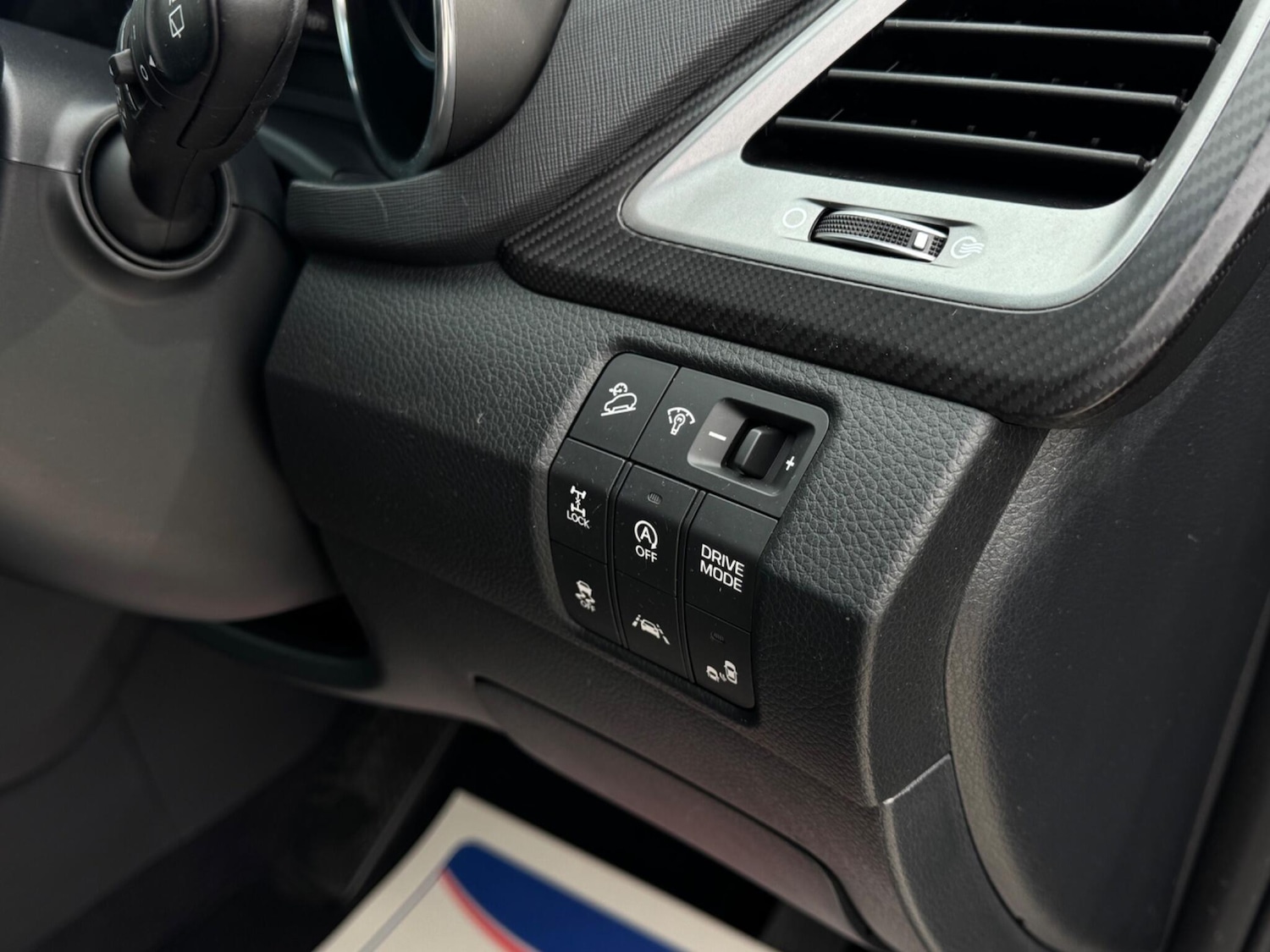 Used Hyundai Santa Fe 2018 for sale - 77993060: Photo 60