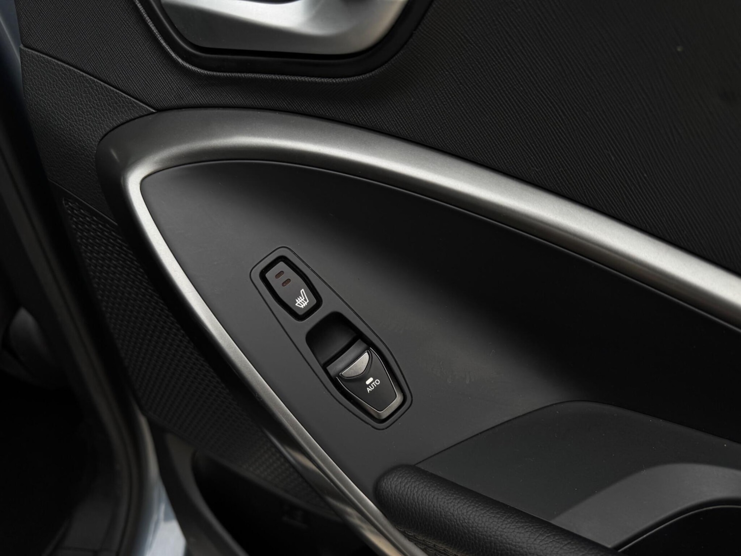 Used Hyundai Santa Fe 2018 for sale - 77993060: Photo 61