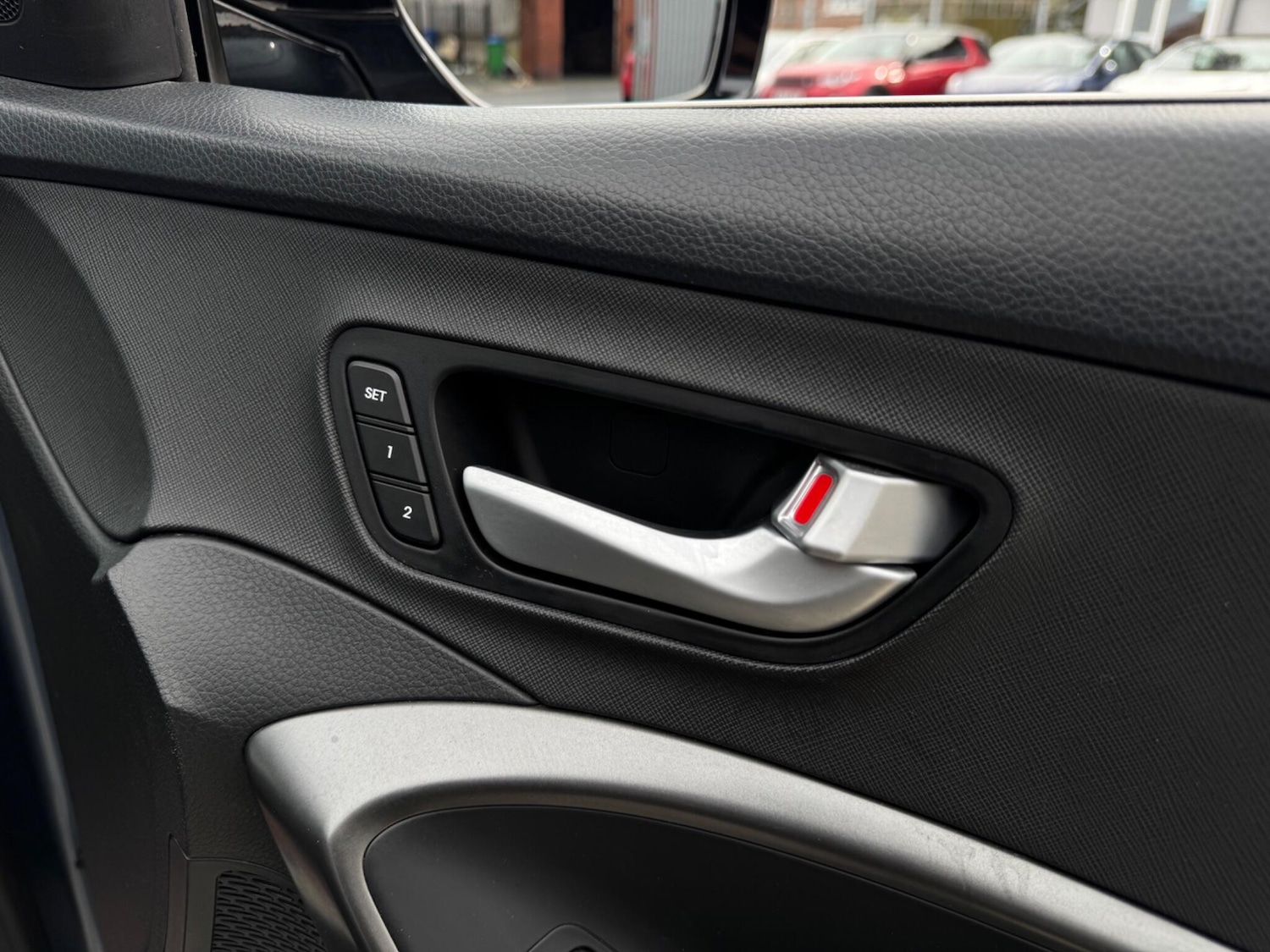 Used Hyundai Santa Fe 2018 for sale - 77993060: Photo 64