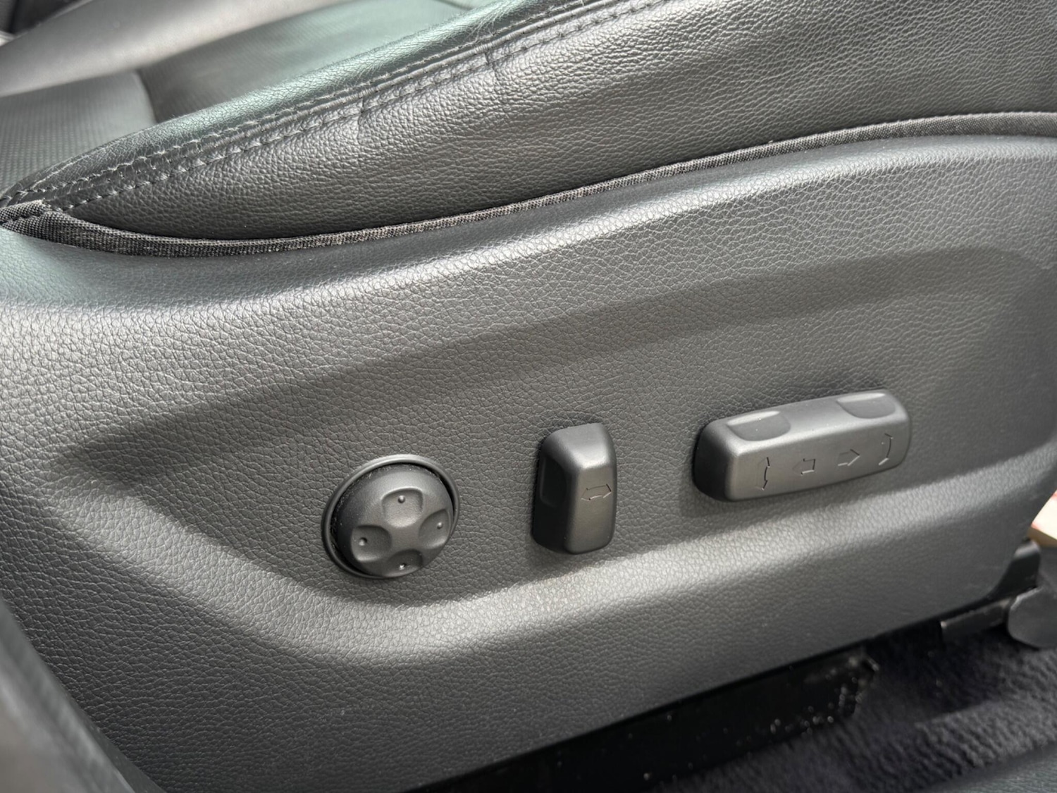 Used Hyundai Santa Fe 2018 for sale - 77993060: Photo 65