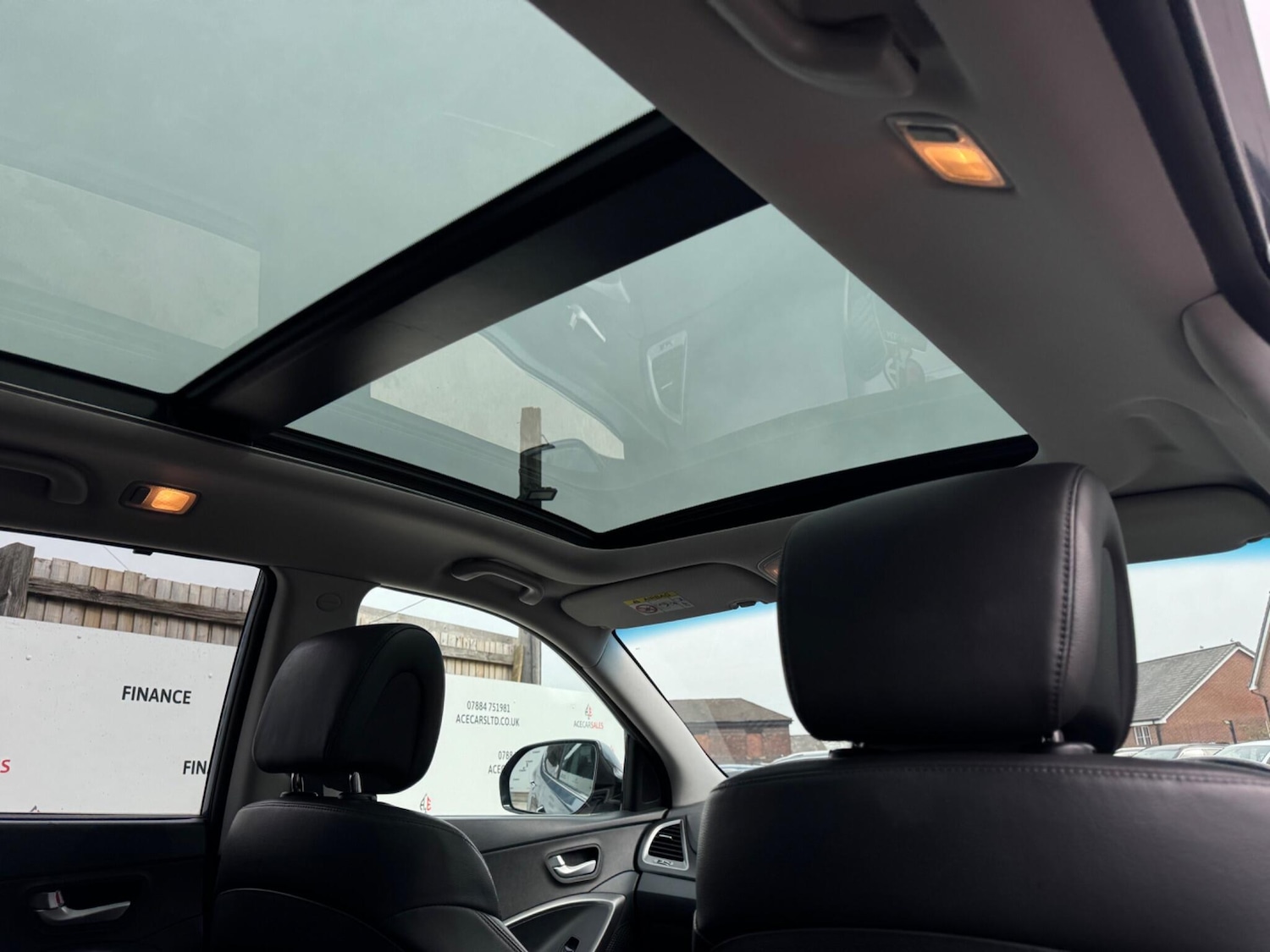 Used Hyundai Santa Fe 2018 for sale - 77993060: Photo 69