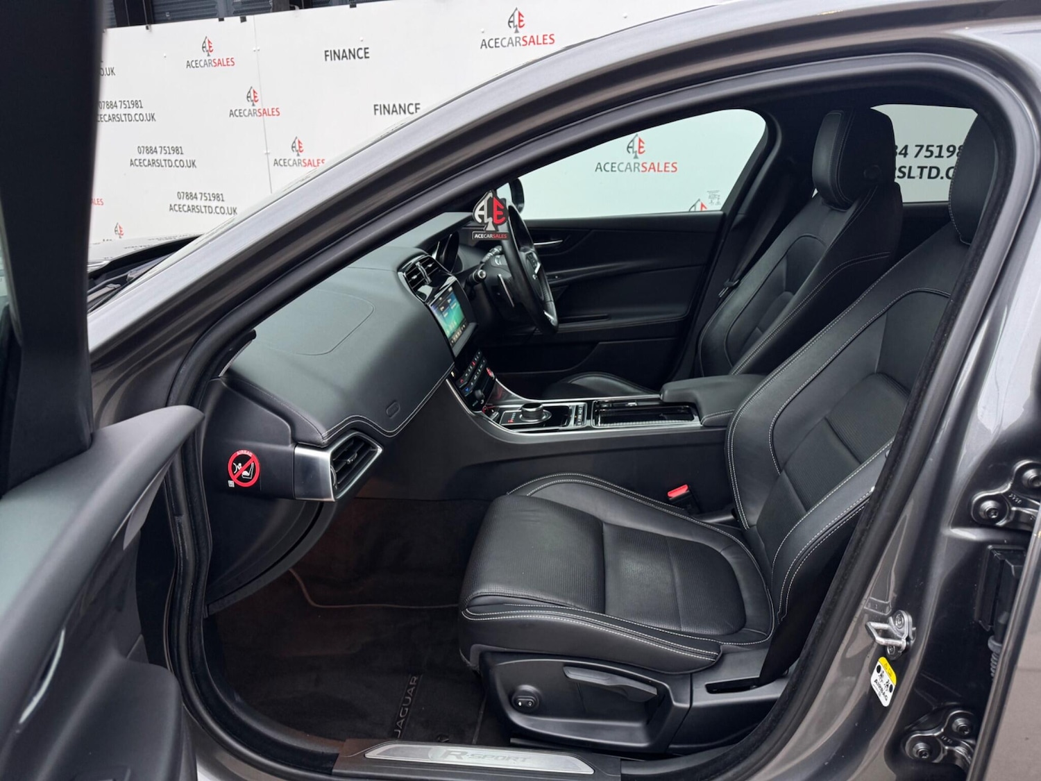 Used Jaguar XE 2018 for sale - 76990759: Photo 18