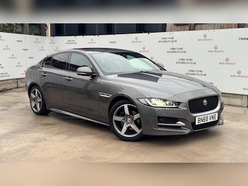 Used Jaguar XE 2018 for sale - 76990759: Photo