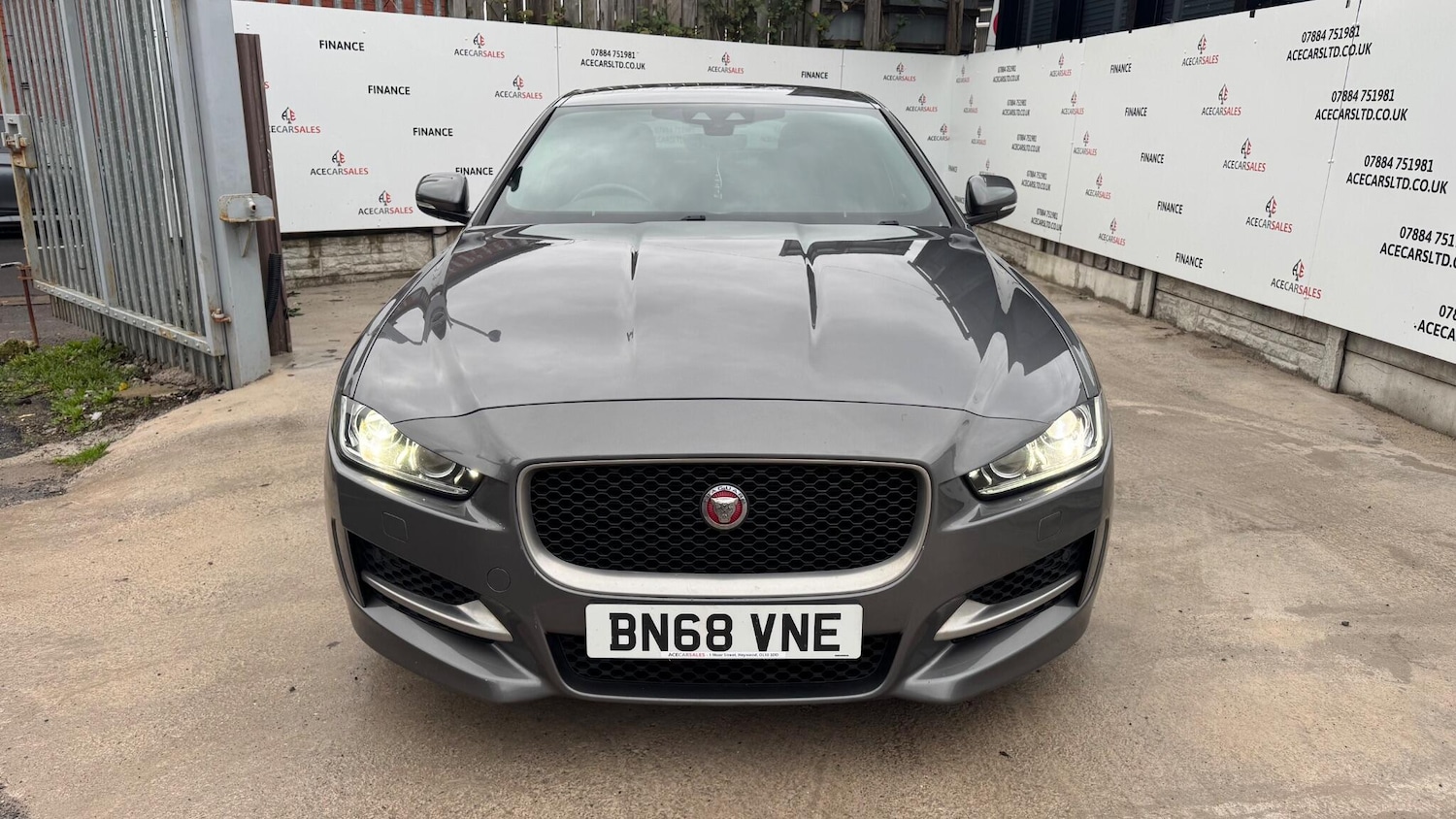 Used Jaguar XE 2018 for sale - 76990759: Photo 3