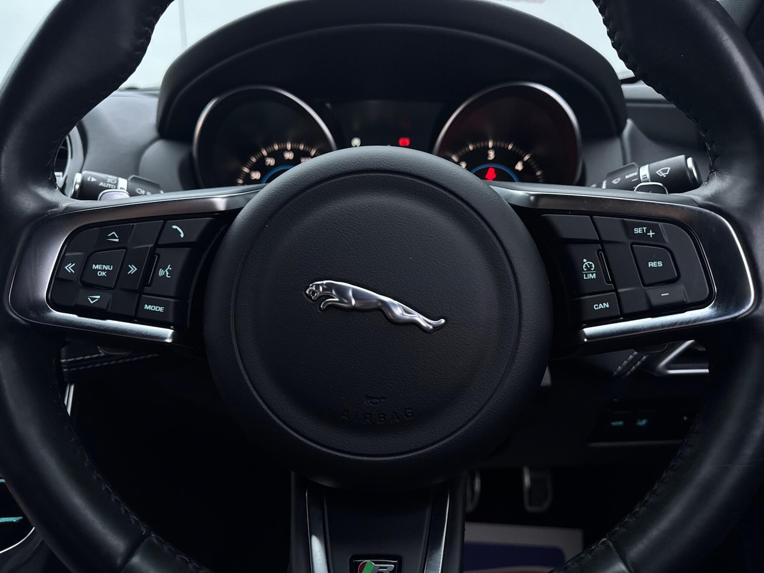 Used Jaguar XE 2018 for sale - 76990759: Photo 33