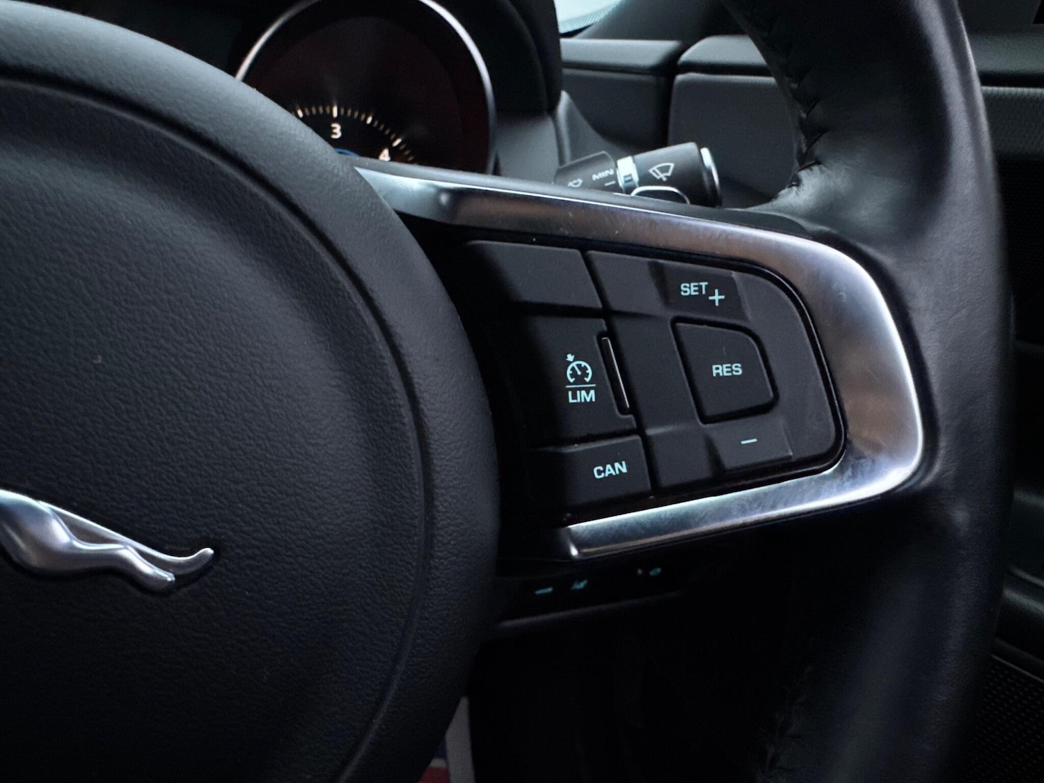 Used Jaguar XE 2018 for sale - 76990759: Photo 34