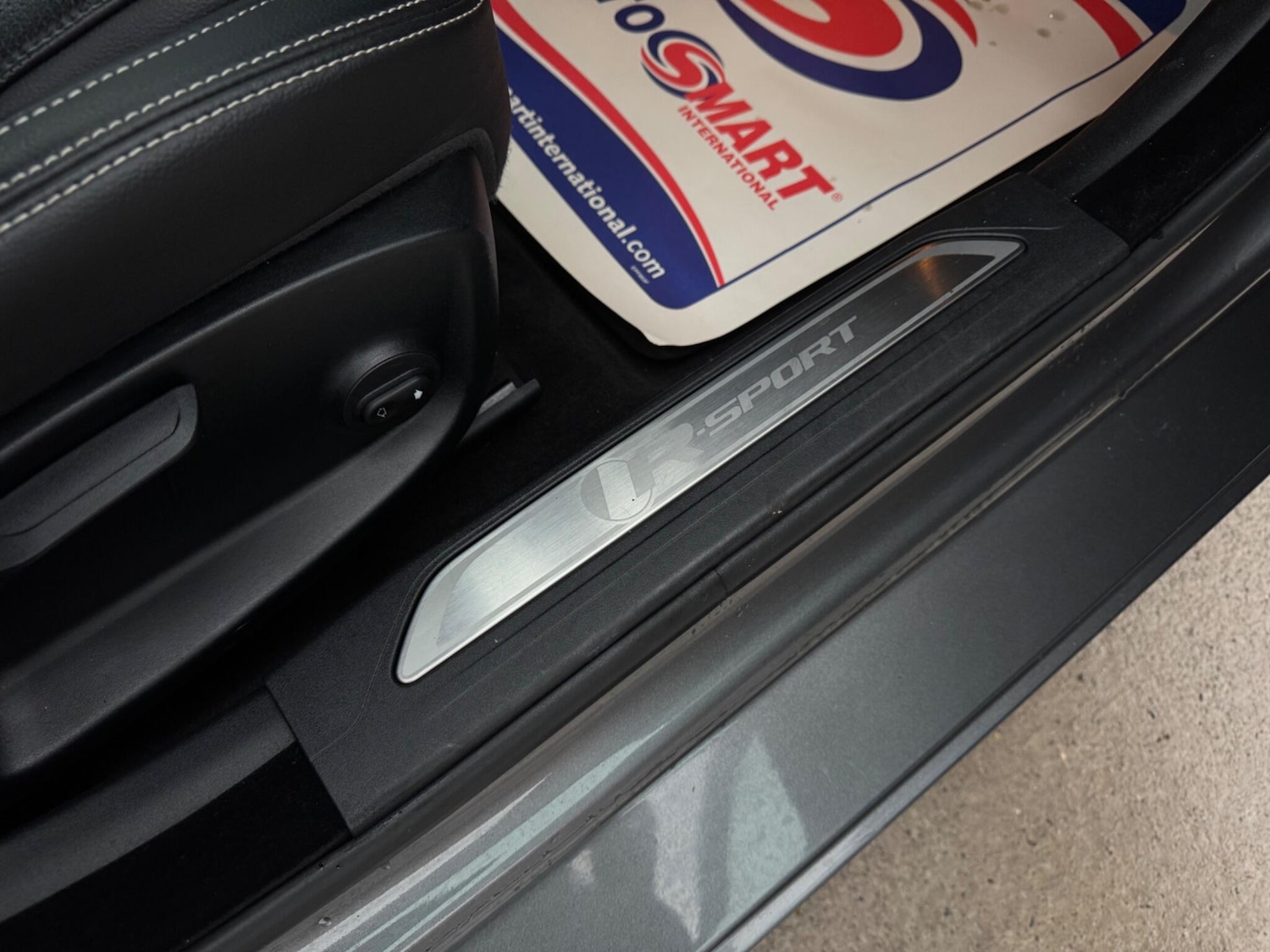 Used Jaguar XE 2018 for sale - 76990759: Photo 64