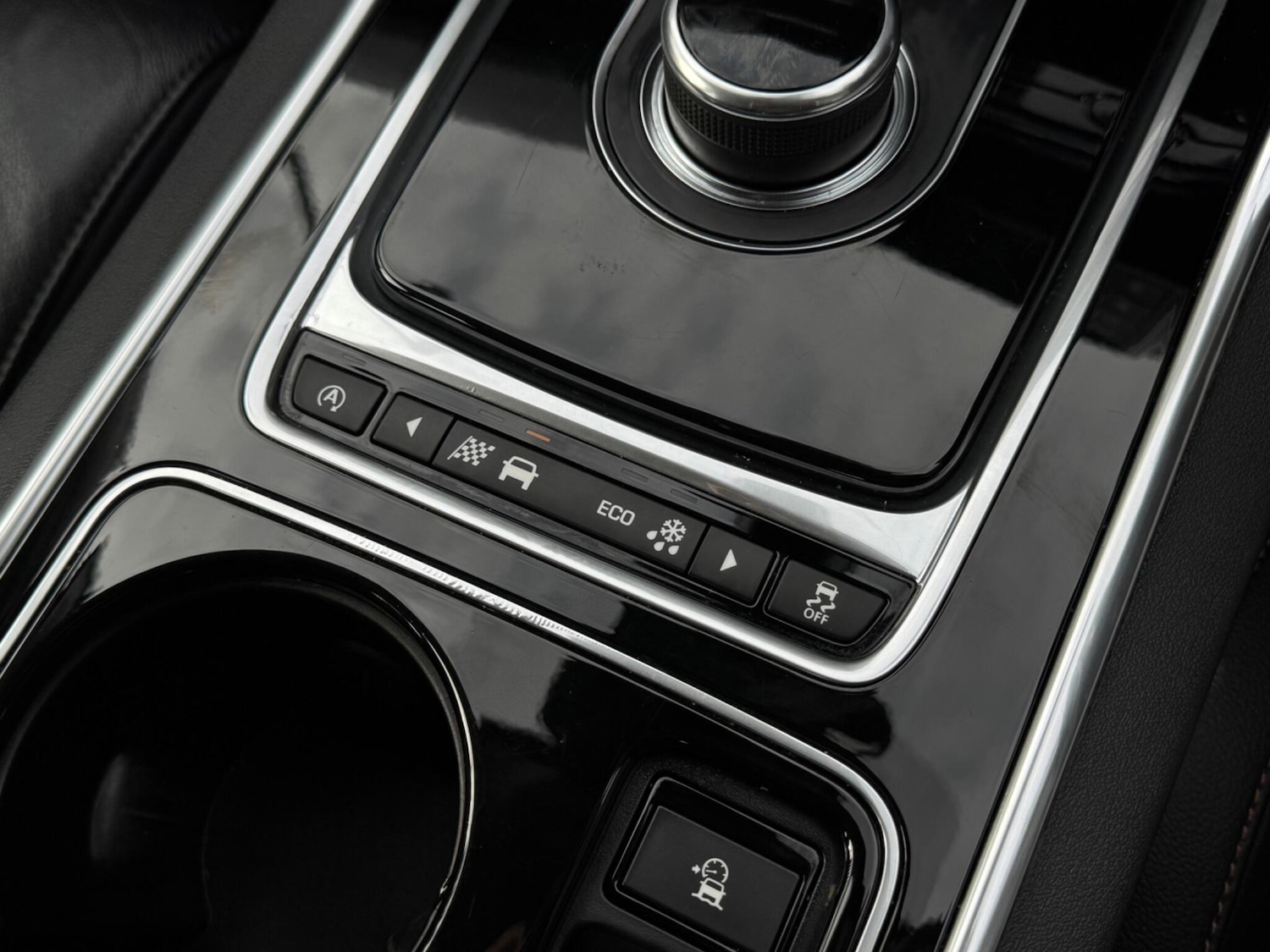 Used Jaguar XE 2018 for sale - 77455559: Photo 27