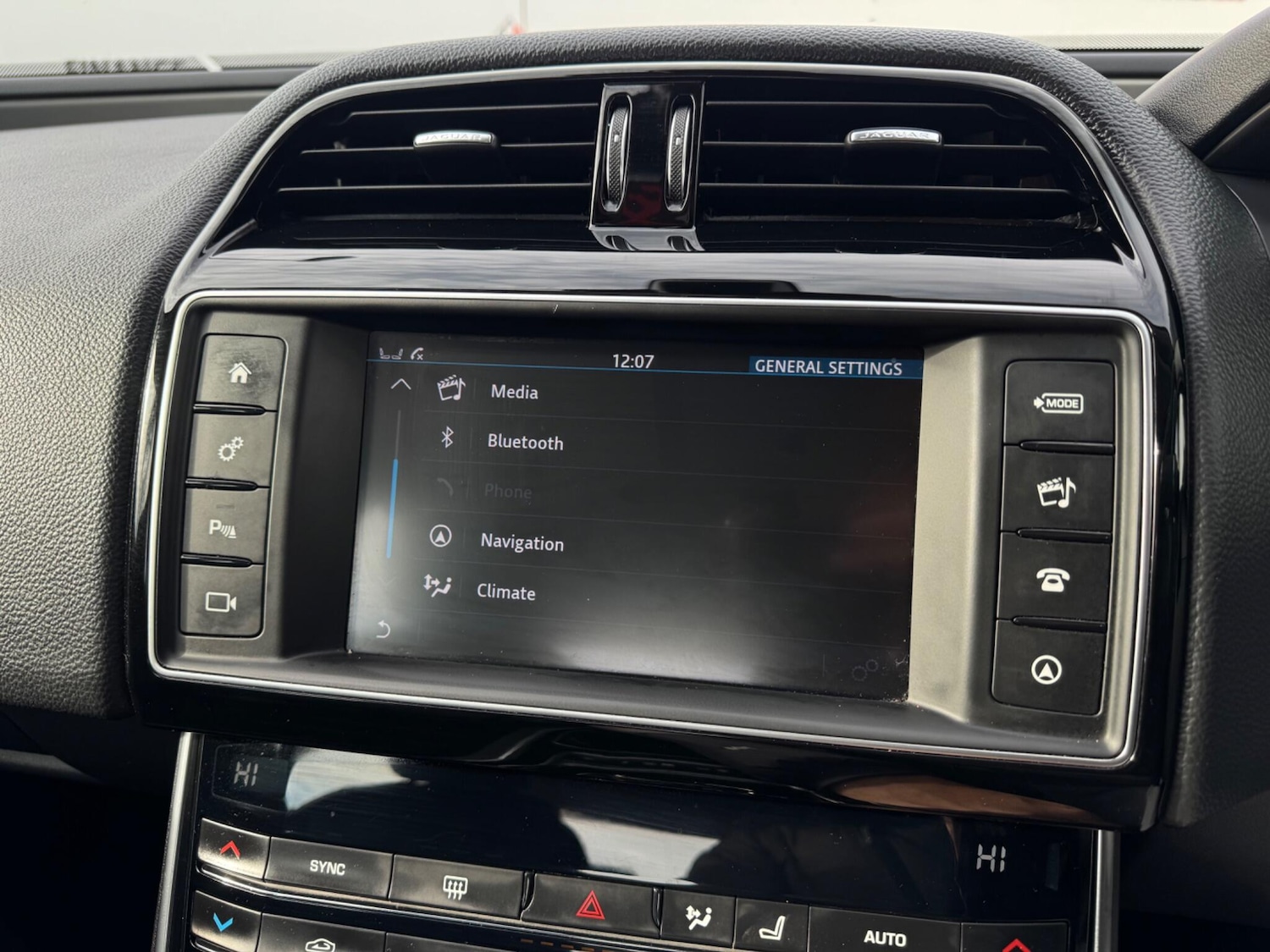 Used Jaguar XE 2018 for sale - 77455559: Photo 44