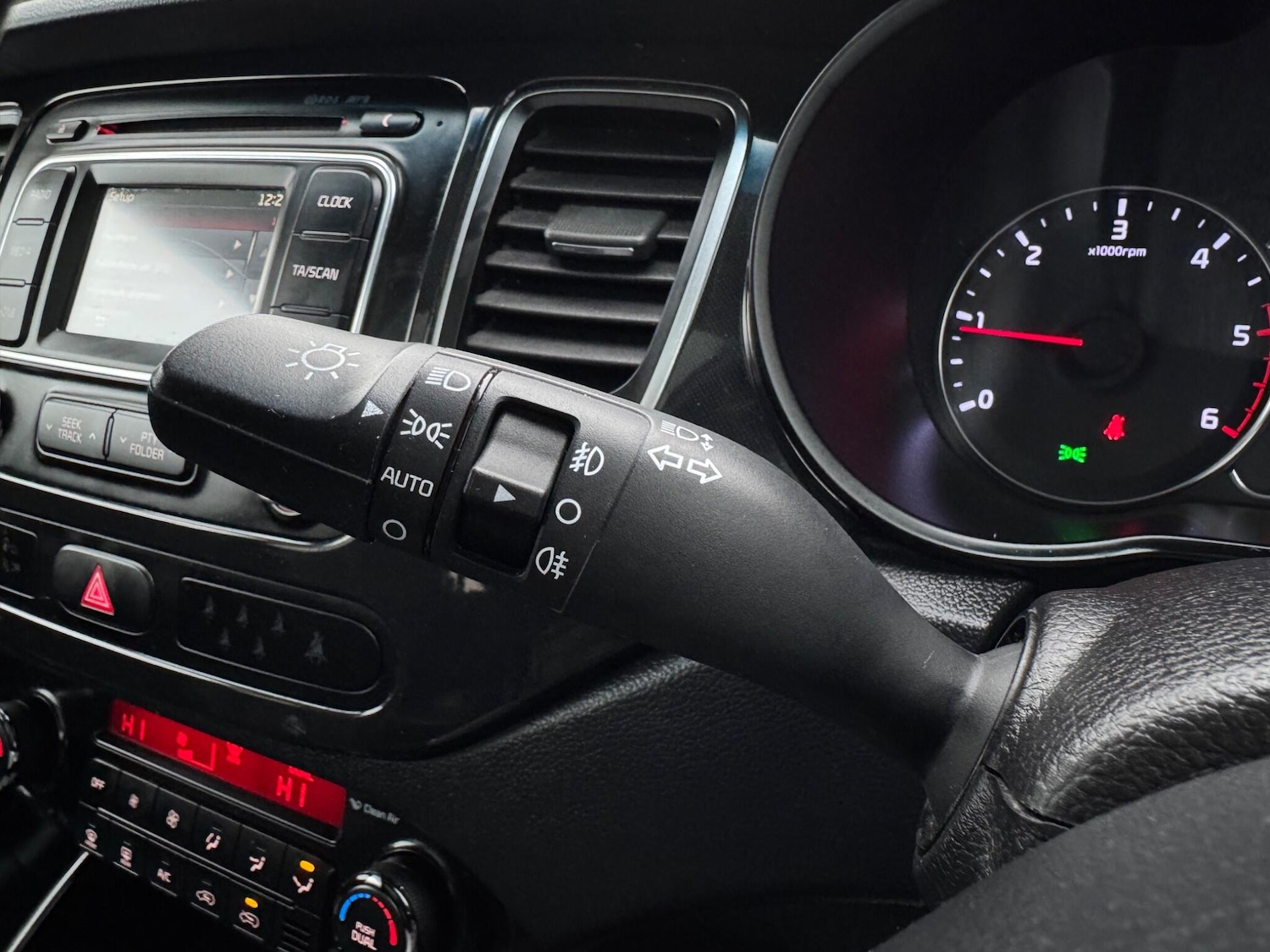 Used Kia Carens 2013 for sale - 77455997: Photo 31