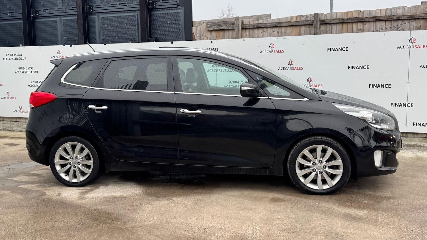 Used Kia Carens 2013 for sale - 77455997: Photo 9