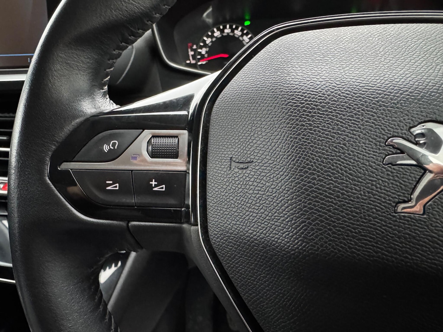 Used Peugeot 208 2020 for sale - 77456373: Photo 32