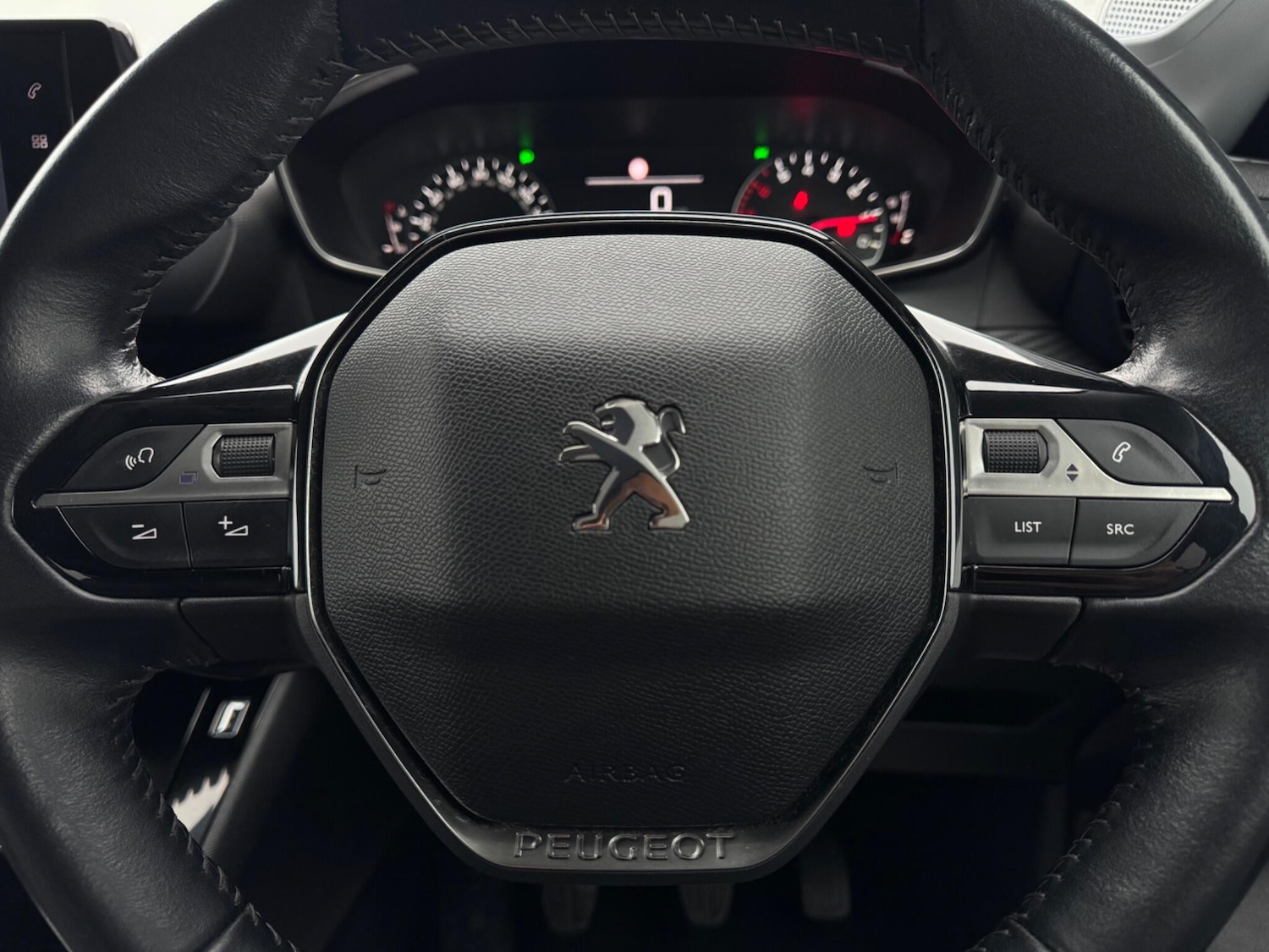 Used Peugeot 208 2020 for sale - 77456373: Photo 33