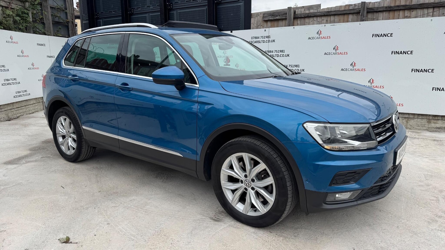 Used Volkswagen Tiguan 2019 for sale - 76060363: Photo 2